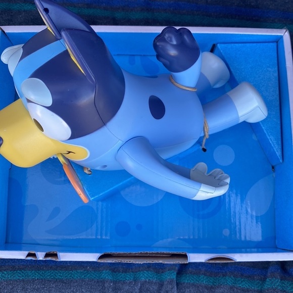 Bluey Swim toy for Bath - Picture 2 of 4